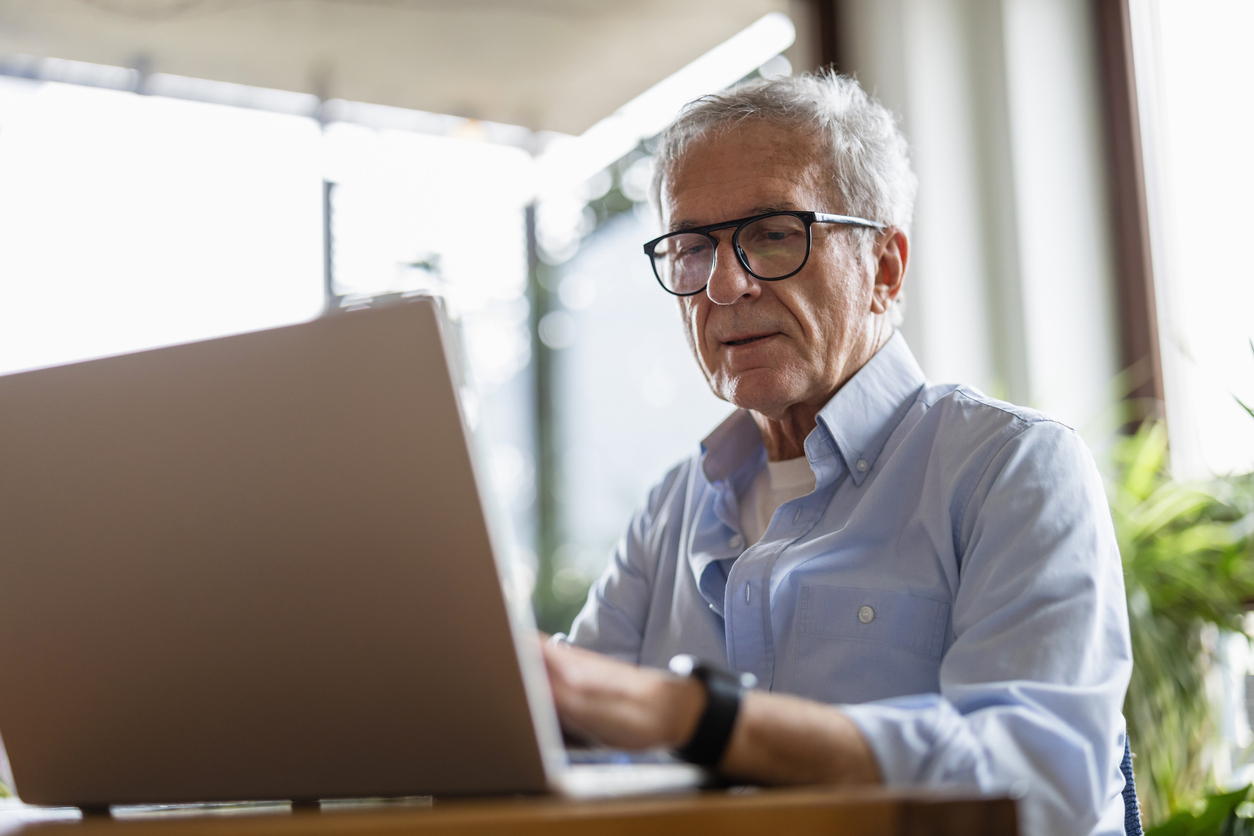 Customer managing a policy online